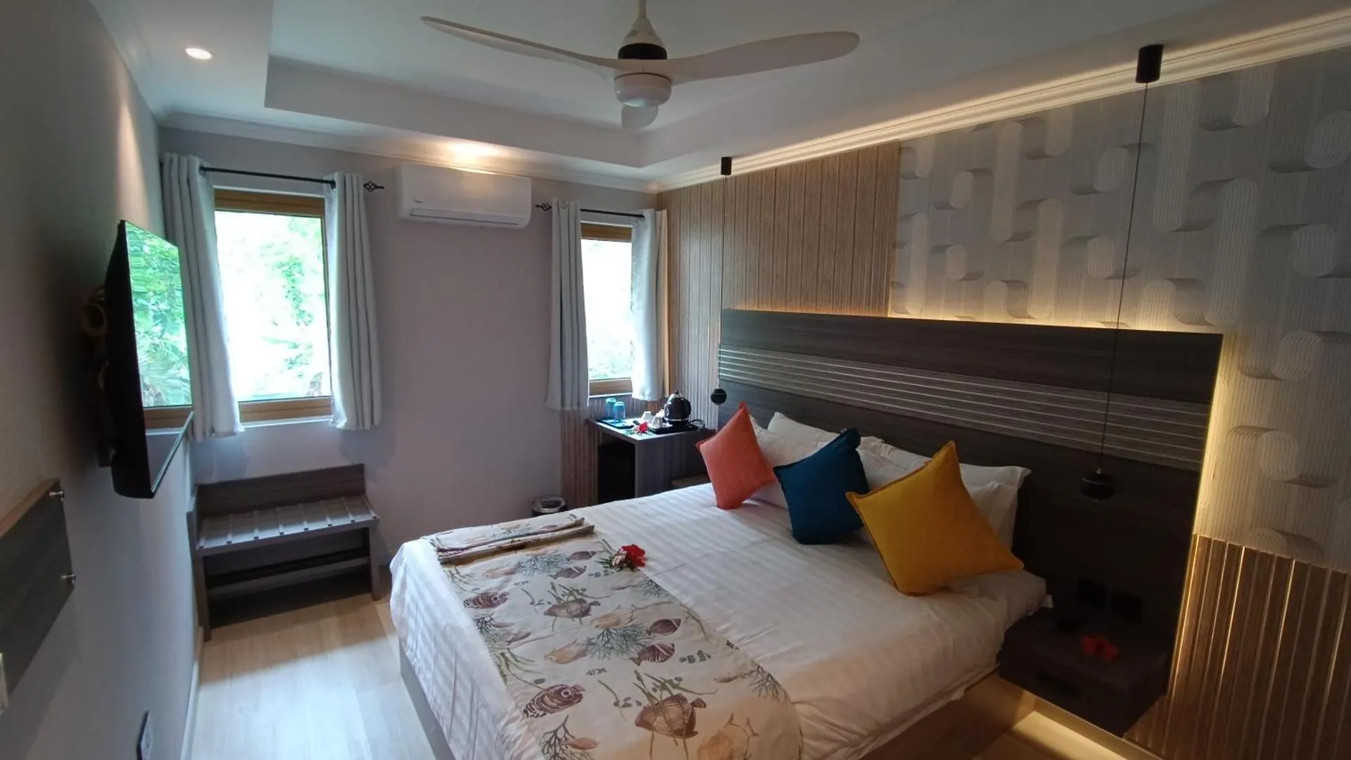 Crown Beach Hotel Seychelles Pointe Au Sel 4*,
