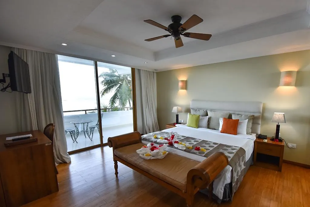 Crown Beach Hotel Seychelles Pointe Au Sel 4*,