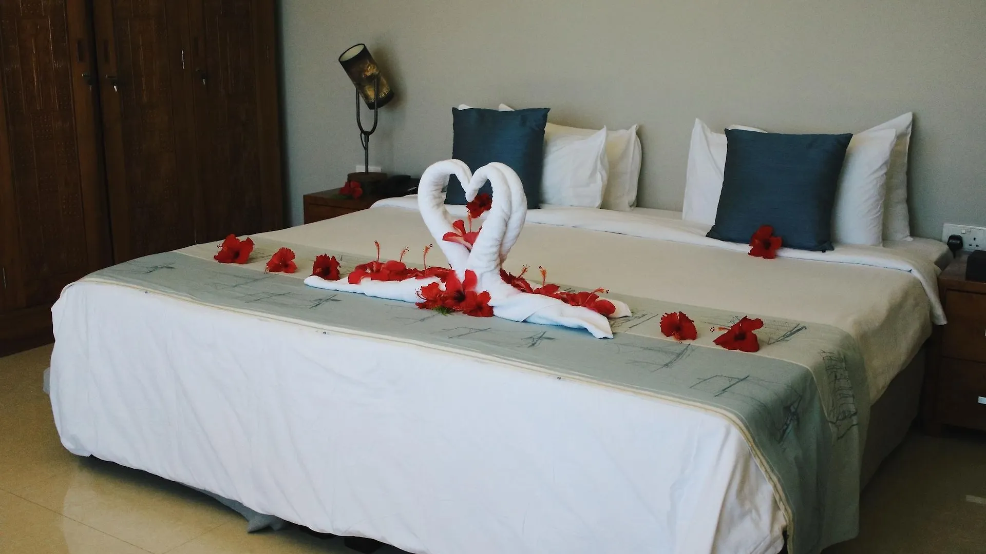 Crown Beach Hotel Seychelles Pointe Au Sel Seychelles