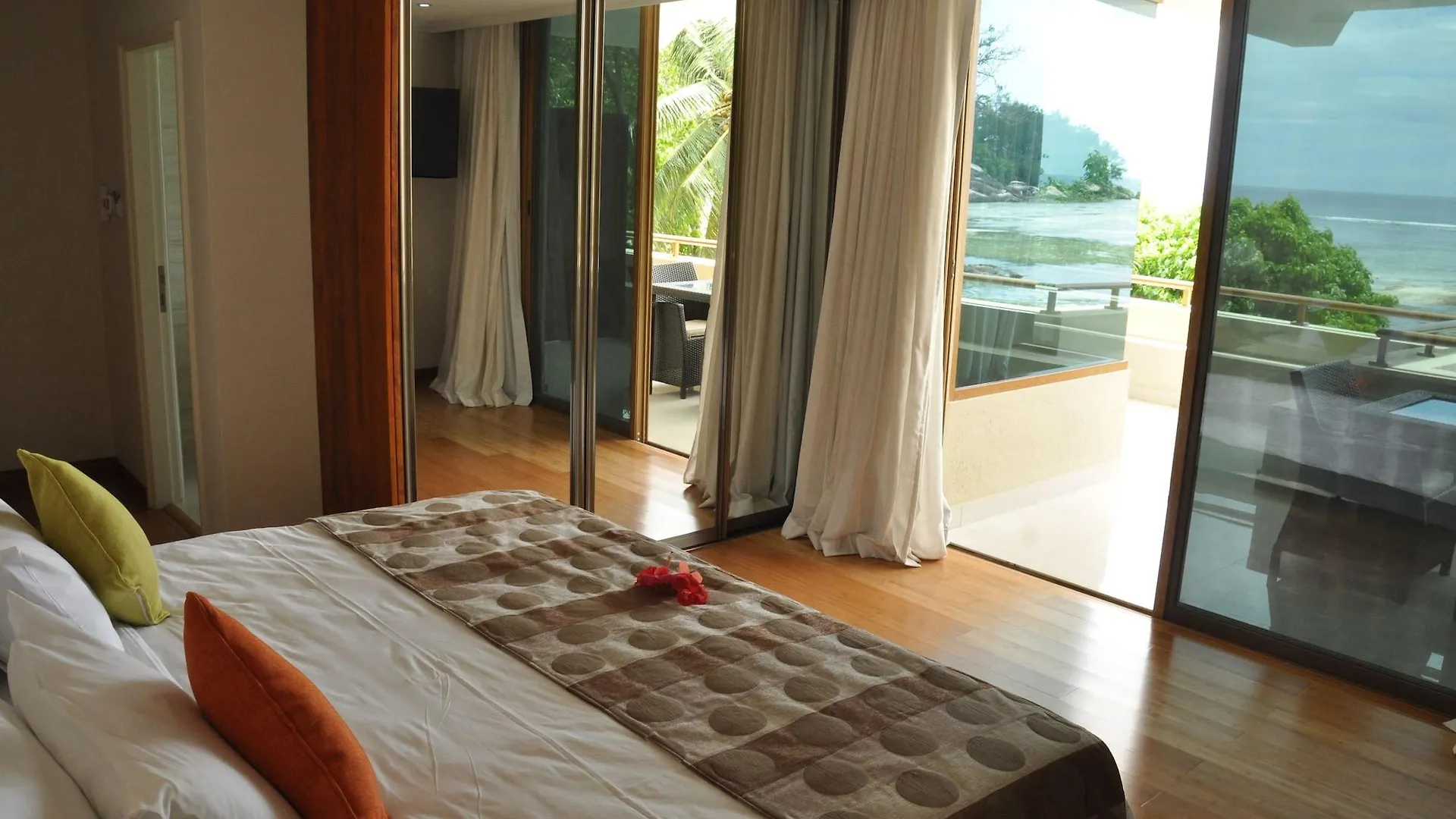 Crown Beach Hotel Seychelles Pointe Au Sel