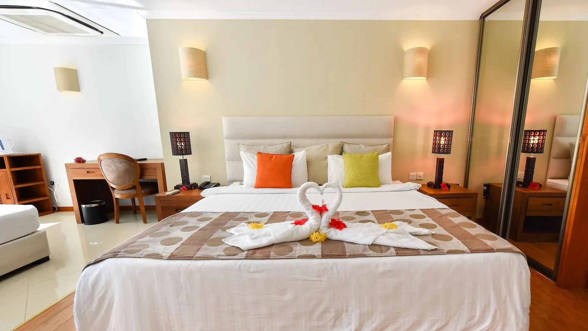 Crown Beach Hotel Seychelles Pointe Au Sel