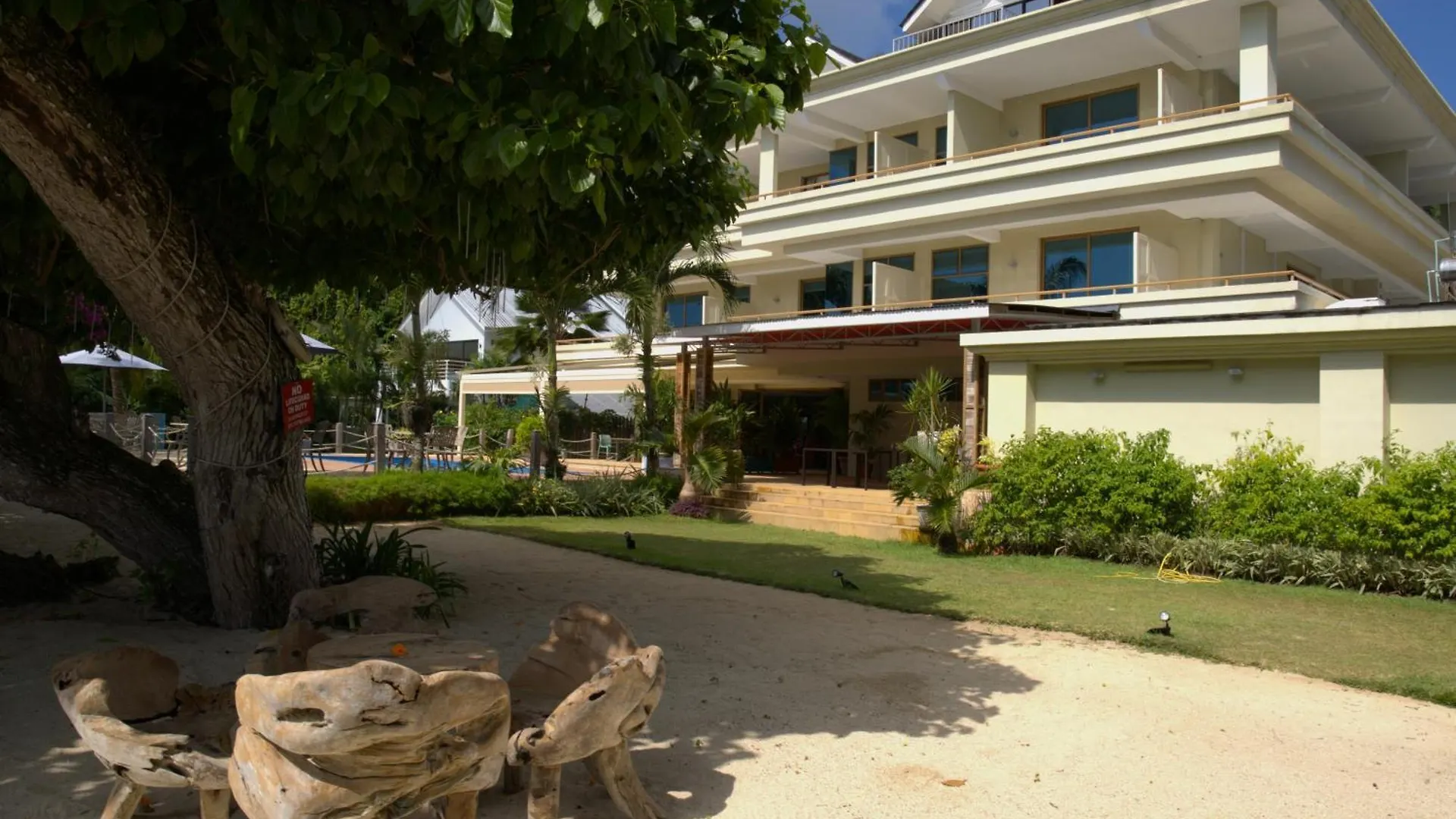 Crown Beach Hotel Seychelles Pointe Au Sel 4*,