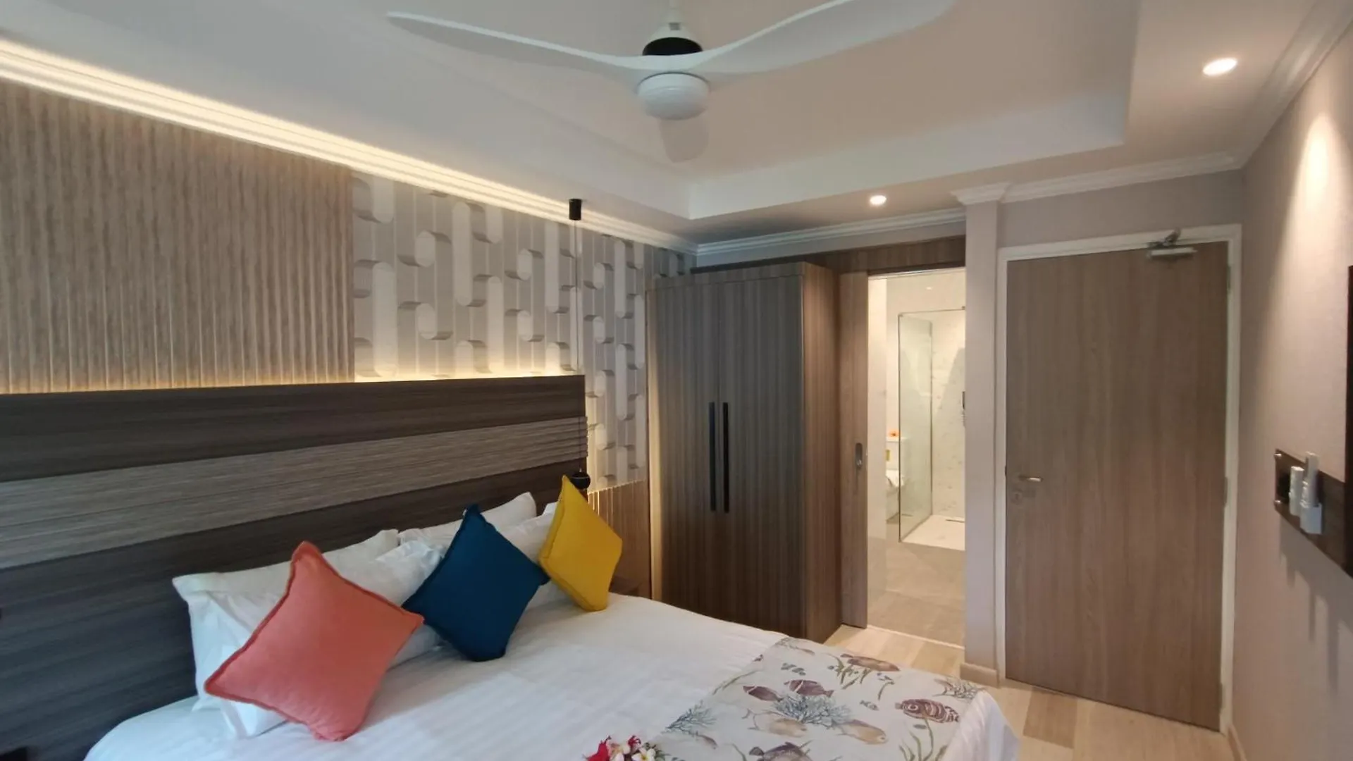 Crown Beach Hotel Seychelles Pointe Au Sel