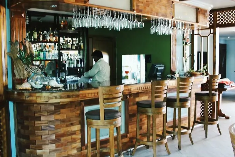 Crown Beach Hotel Seychelles Pointe Au Sel